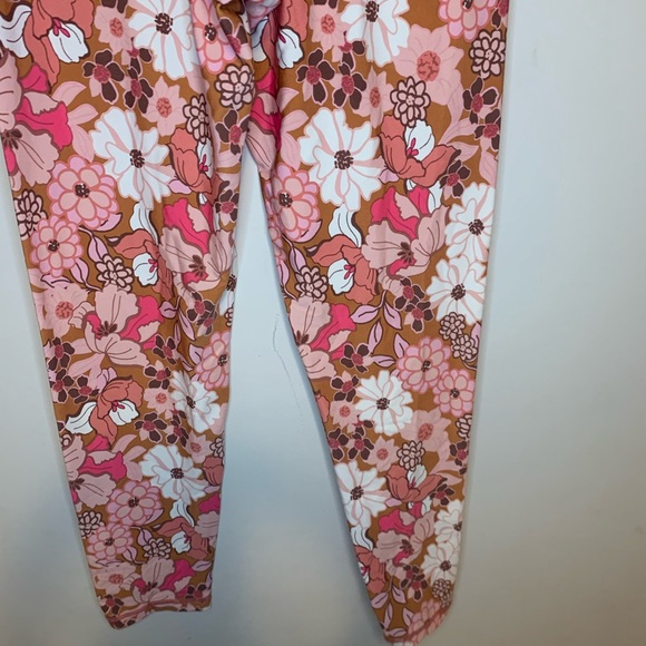 Offline by aerie floral print real me crossover leggings size small - Picture 11 of 13